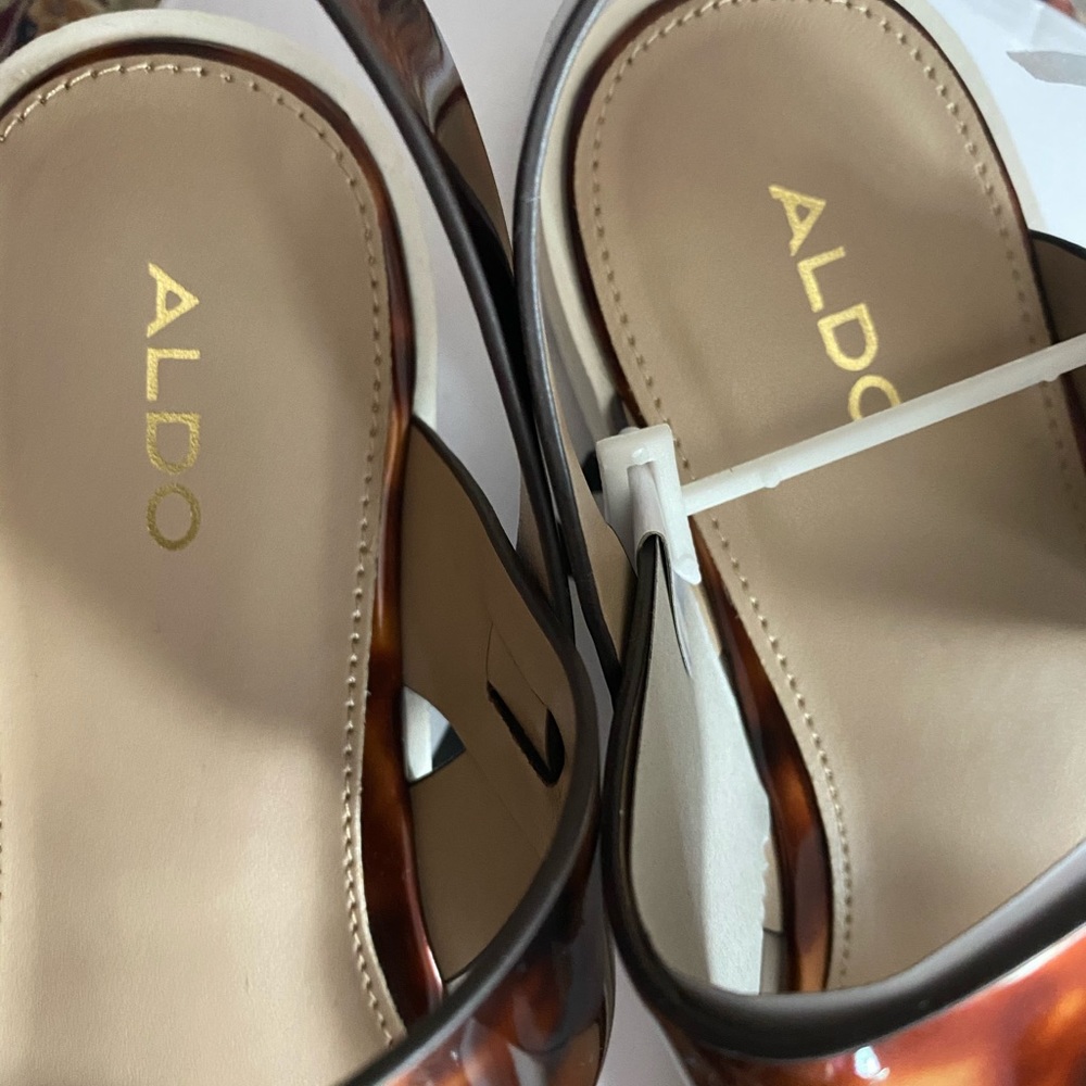 Sandals - Picture 3 of 4